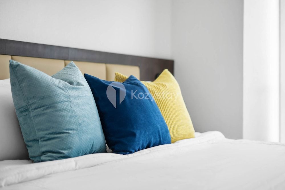 undefined LONDON by Kozystay 9