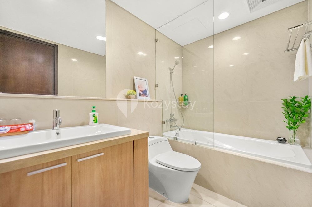 undefined LONDON by Kozystay 2