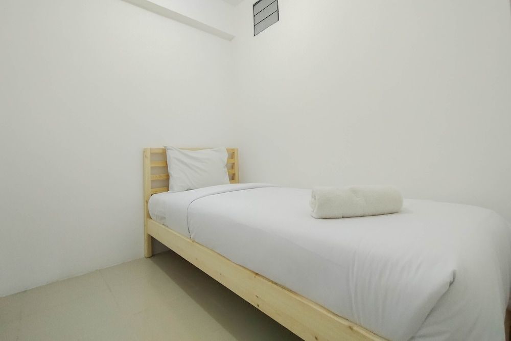 undefined Cozy Living And Simply 2Br At Bassura City Apartment 5