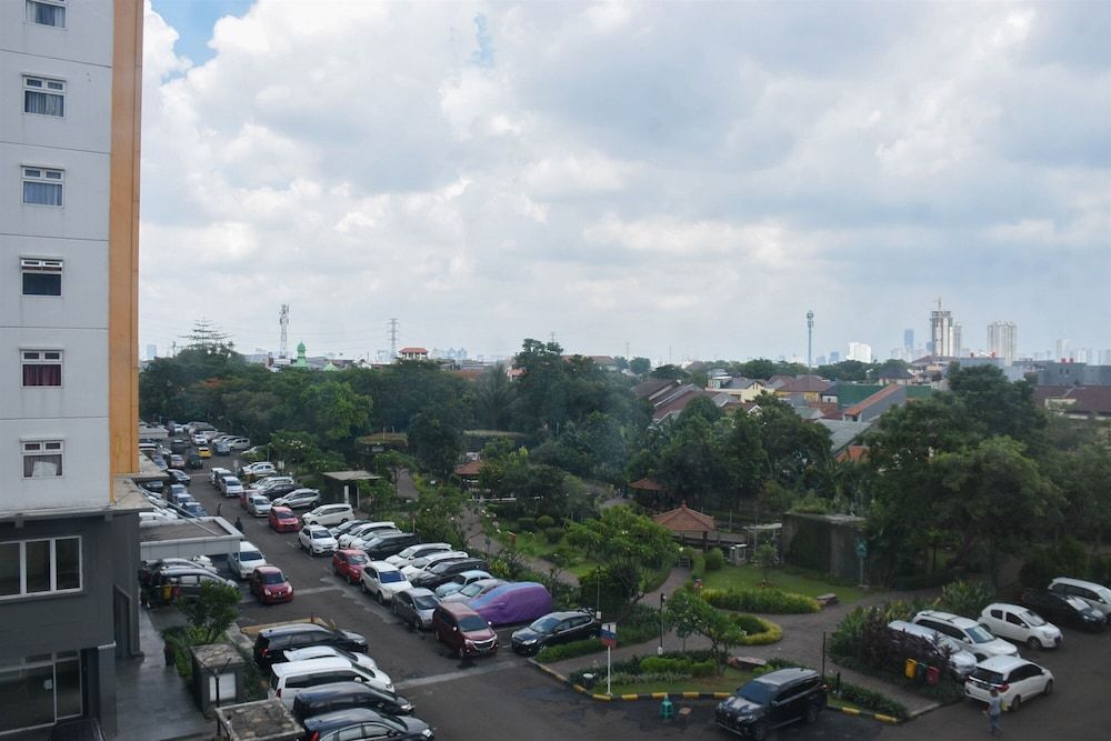 undefined Comfort Living 1Br At Green Pramuka City Apartment 2