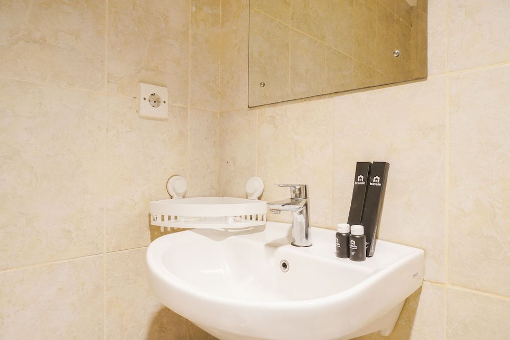 undefined Minimalist And Comfort Studio At Tamansari The Hive Apartment 10