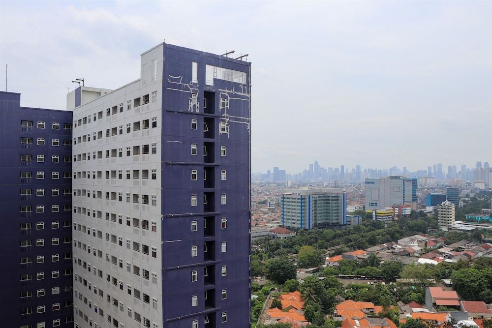 undefined Cozy Stay and Simply 2BR at Green Pramuka City Apartment 4