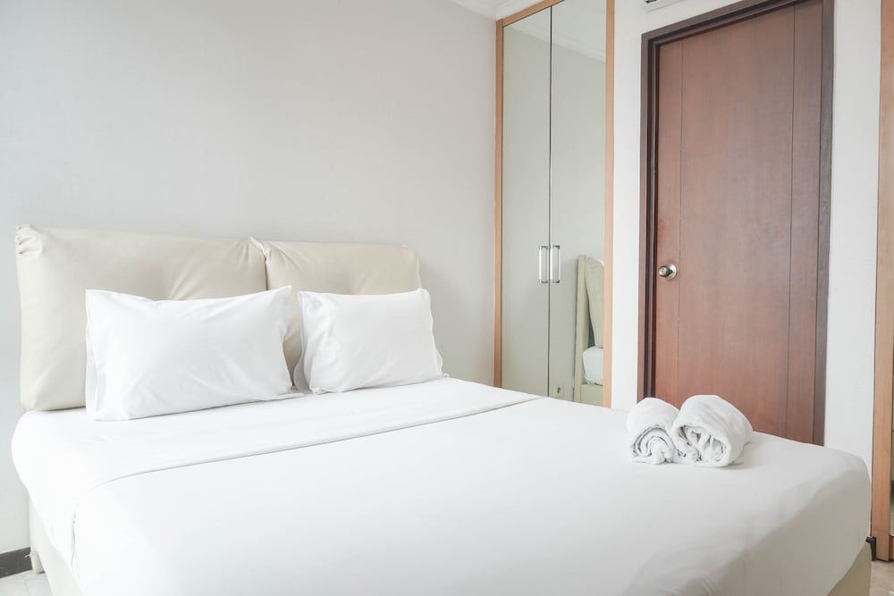 undefined Comfort And Minimalist 3Br Apartment At Bellagio Residence 7