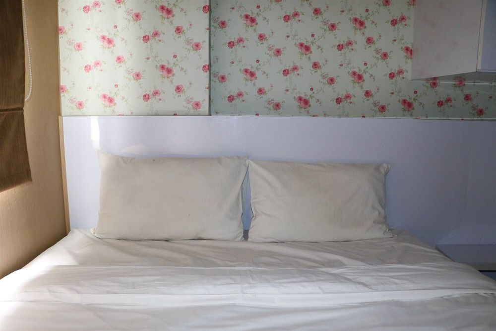 undefined Homey And Cozy Stay 2Br At Green Pramuka City Apartment 4