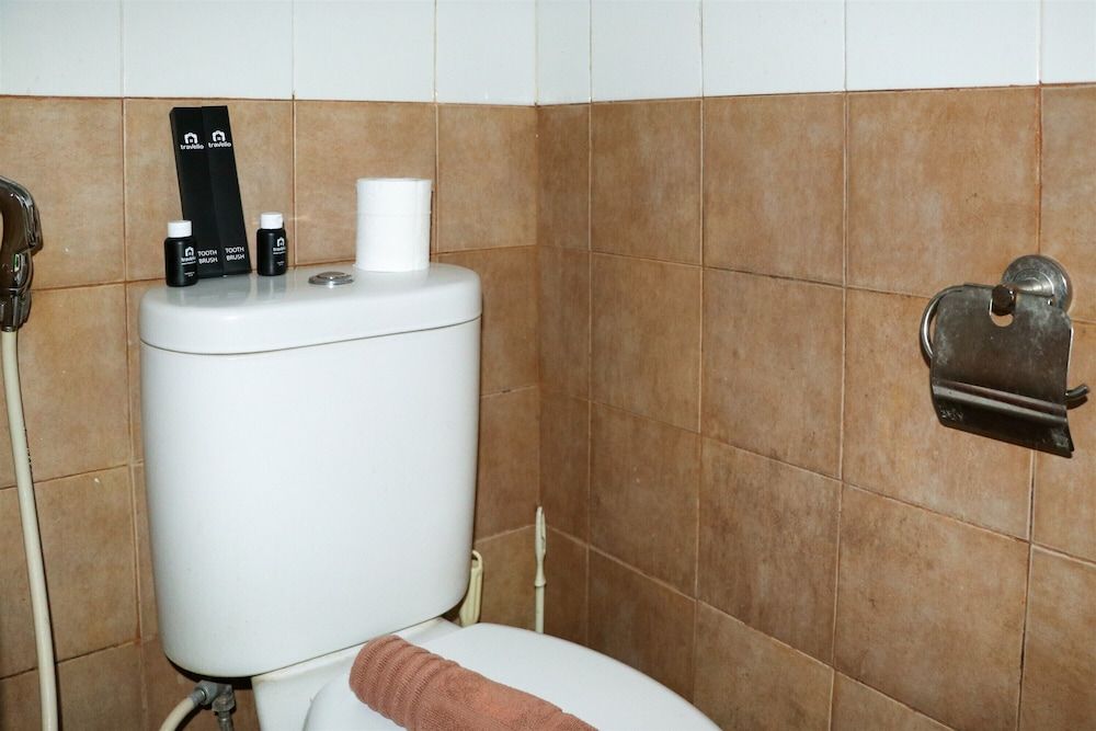 undefined Homey And Cozy Stay 2Br At Green Pramuka City Apartment 10