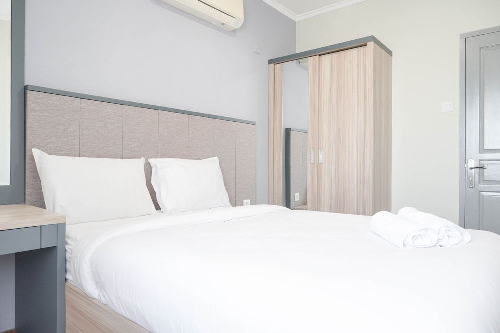 undefined Comfort And Minimalist 2Br At Gajah Mada Mediterania Apartment 5