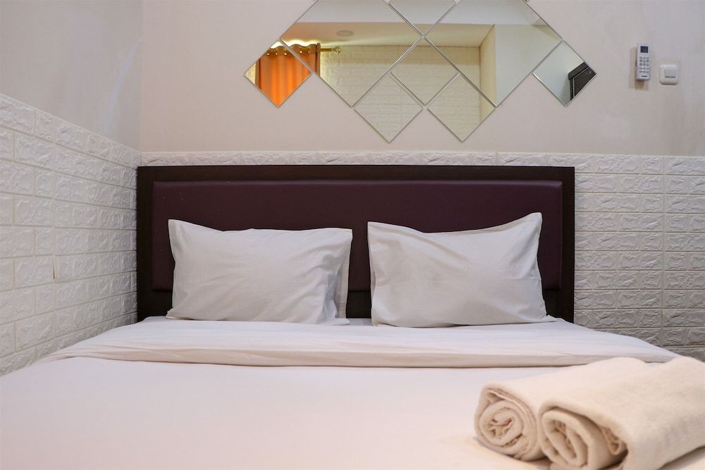 undefined Nice And Comfort 2Br Apartment At Elpis Residence 3