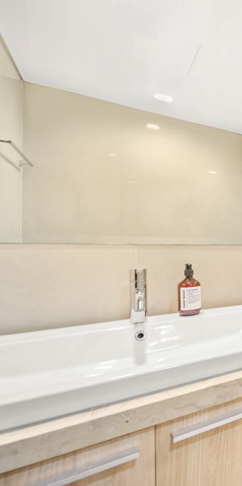 CANELA by Kozystay Apartment, 2 Bedrooms, City View 16