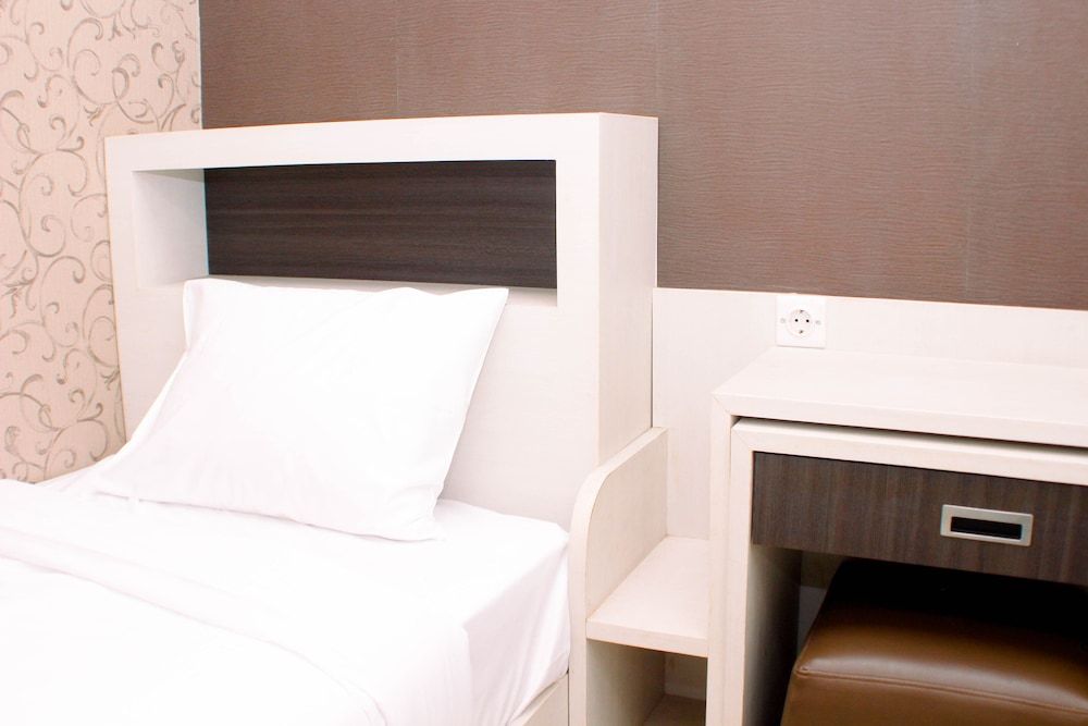 undefined Nice And Strategic 2Br At Green Pramuka City Apartment 10