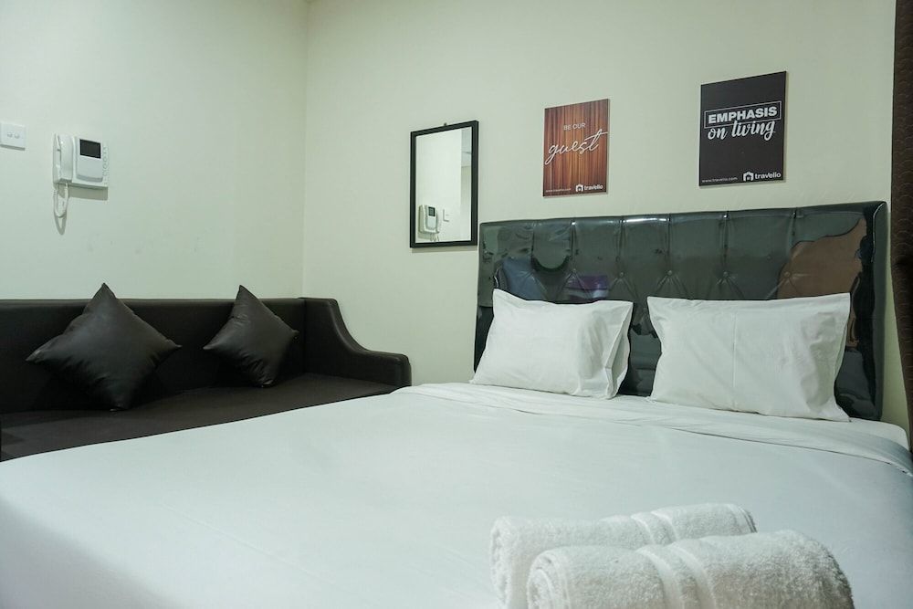 undefined Fabulous Studio Room Puri Orchard Apartment 8