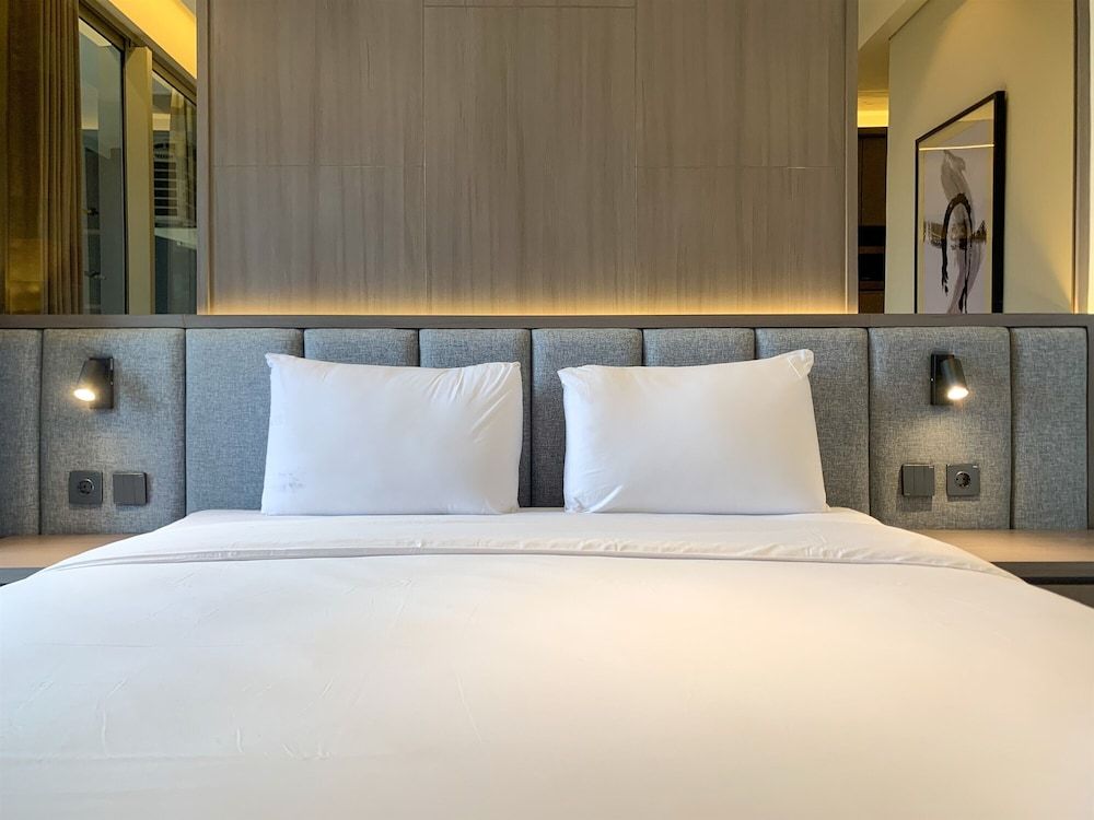 undefined Warm And Modern Look Studio Room At Gold Coast Apartment 7