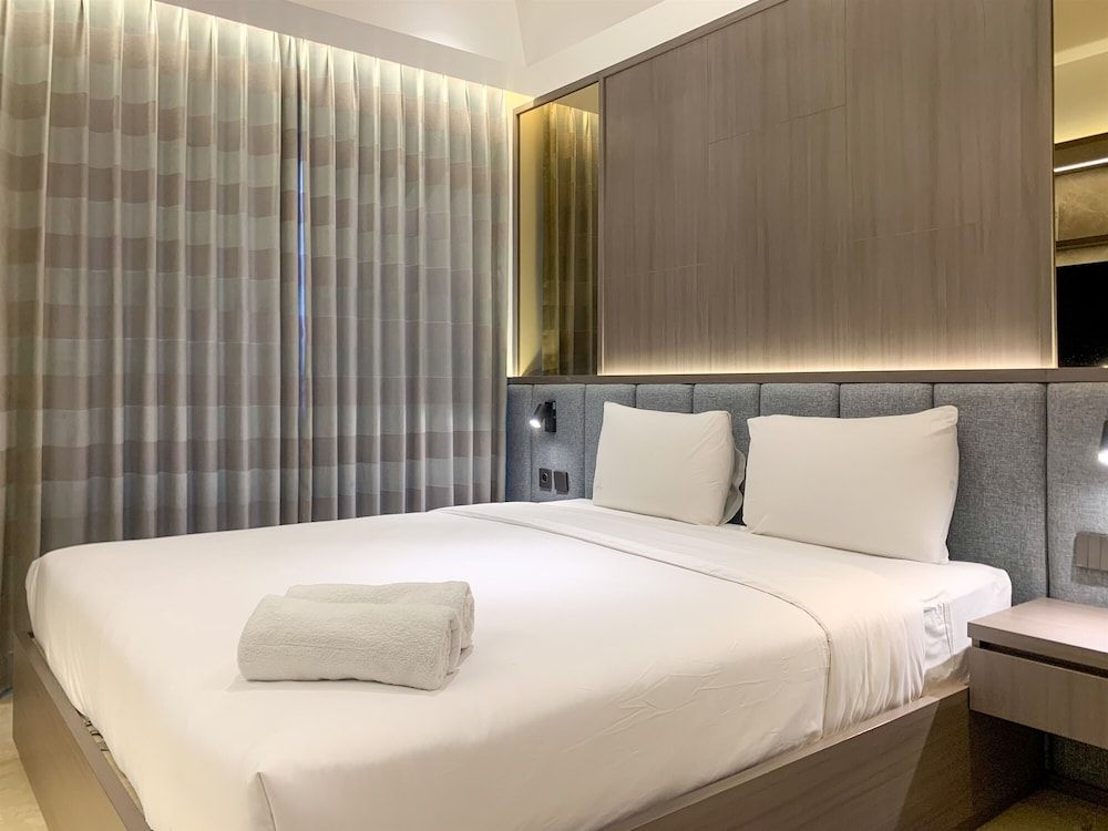 undefined Warm And Modern Look Studio Room At Gold Coast Apartment 8