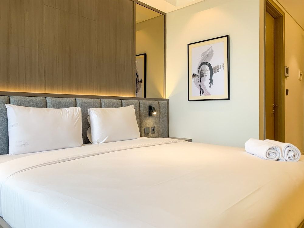 undefined Warm And Modern Look Studio Room At Gold Coast Apartment 6