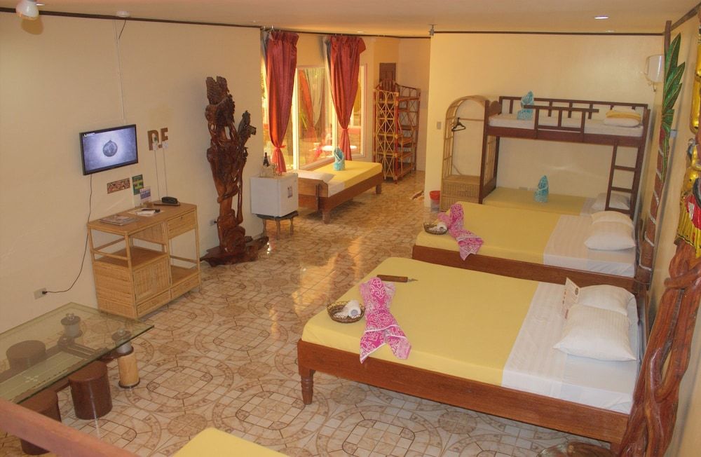 Deep Forest Garden Hotel Junior Family Room 3