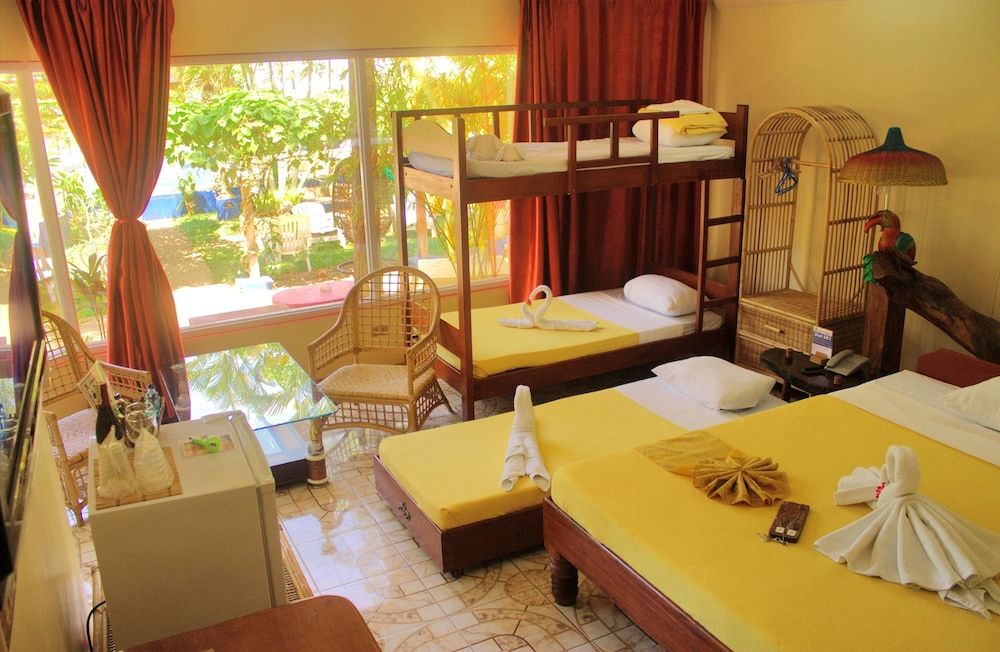 Deep Forest Garden Hotel Junior Family Room 4