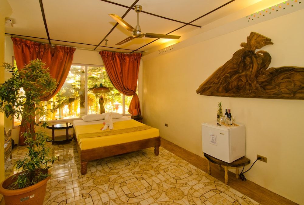 Deep Forest Garden Hotel Deluxe Room 14