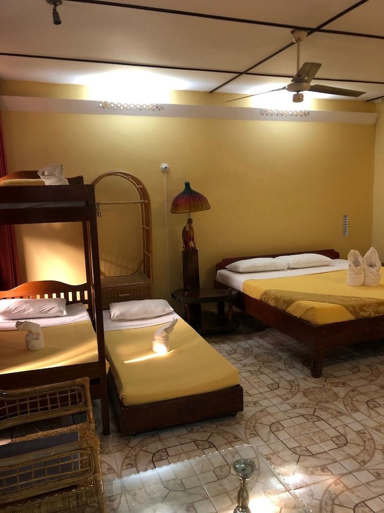 Deep Forest Garden Hotel Junior Family Room 7