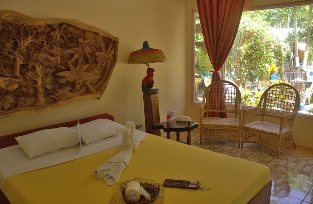 Deep Forest Garden Hotel Deluxe Room 11