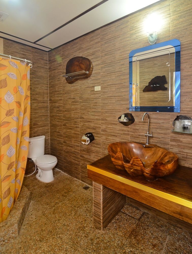 Deep Forest Garden Hotel Junior Family Room 11