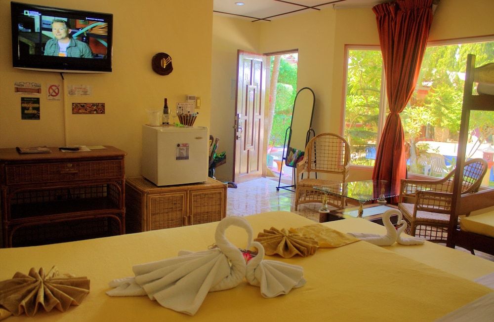 Deep Forest Garden Hotel Junior Family Room 14