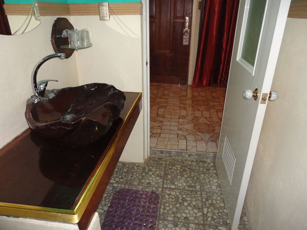 Deep Forest Garden Hotel Junior Family Room 10