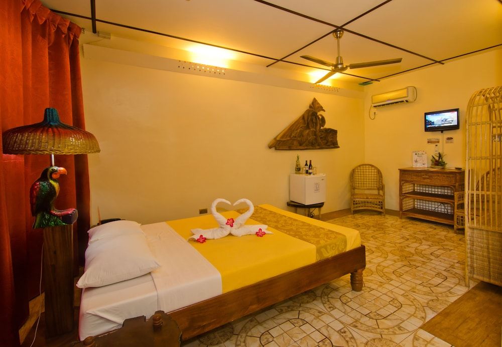 Deep Forest Garden Hotel Deluxe Room 3