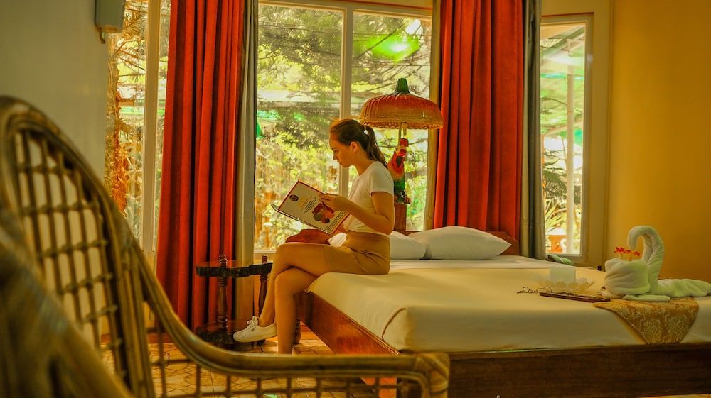 Deep Forest Garden Hotel Deluxe Room 2