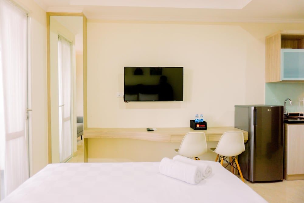 undefined Modern Look And Comfort Studio At Menteng Park Apartment 5
