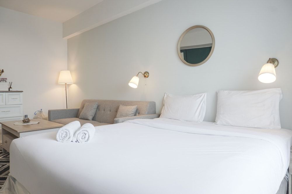 undefined New And Homey Studio At West Vista Apartment