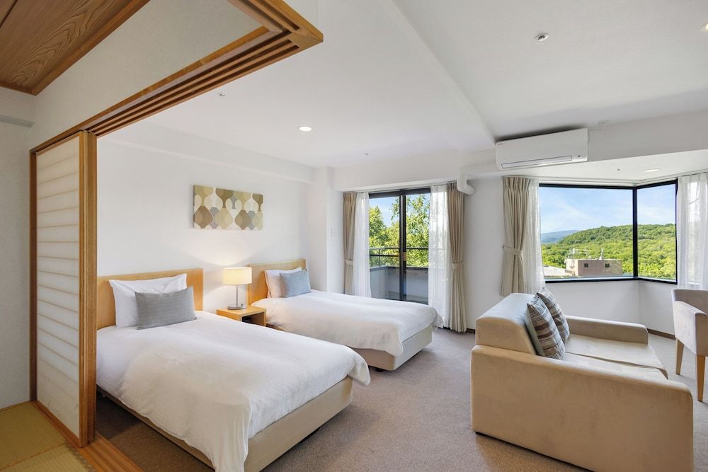 One Niseko Resort Towers Traditional Studio Suite, Non Smoking, Kitchen (with Tatami) 3