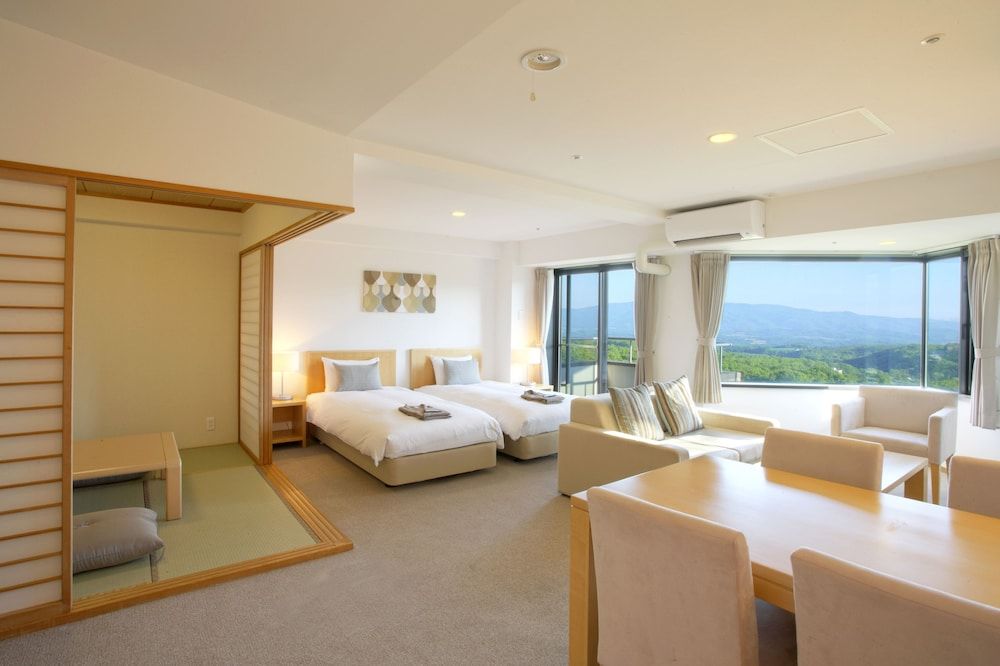 One Niseko Resort Towers Traditional Studio Suite, Non Smoking, Kitchen (with Tatami) 2