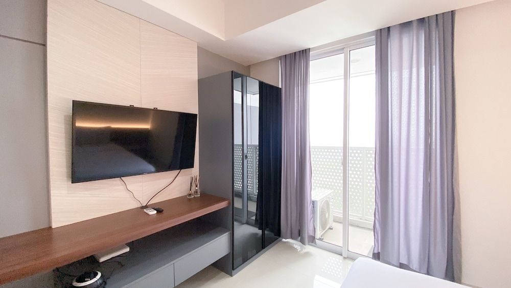 undefined Cozy Living And Warm Studio Apartment At West Vista 10