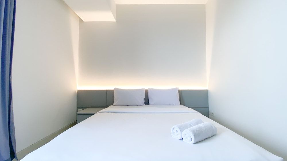 undefined Cozy Living And Warm Studio Apartment At West Vista