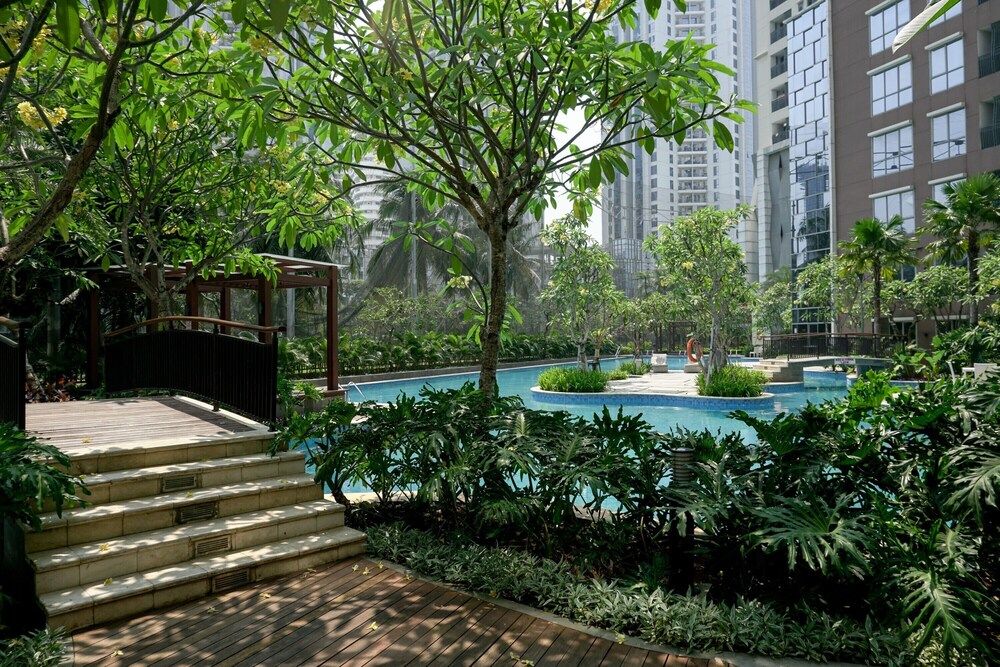 undefined Elegant And Modern 1Br The Mansion Kemayoran Apartment 2