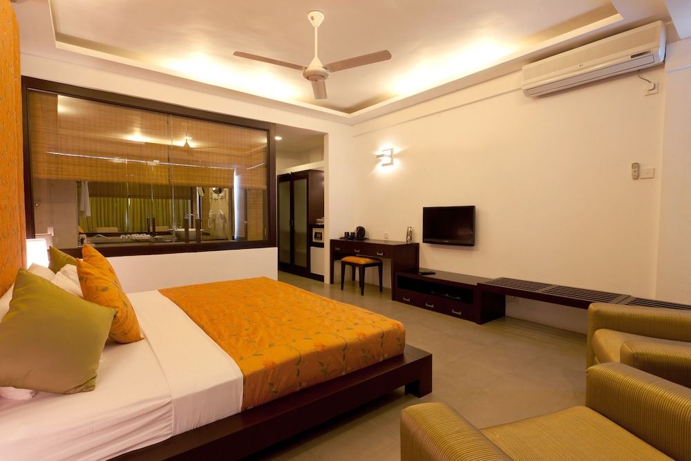 The Tourmaline Deluxe Room 2