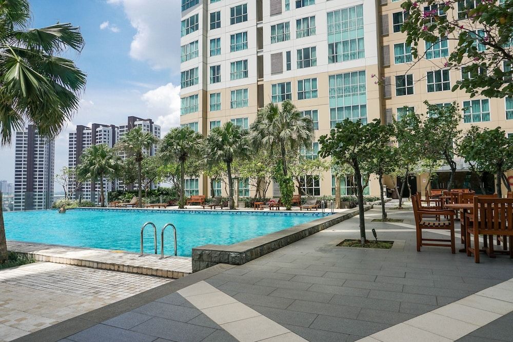 undefined Spacious And Comfy 3Br Gandaria Heights Apartment 4