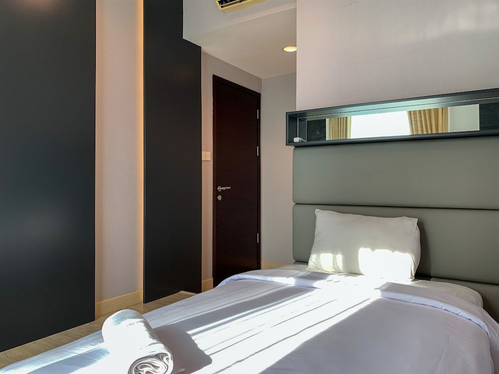 undefined Spacious And Comfy 3Br Gandaria Heights Apartment 9