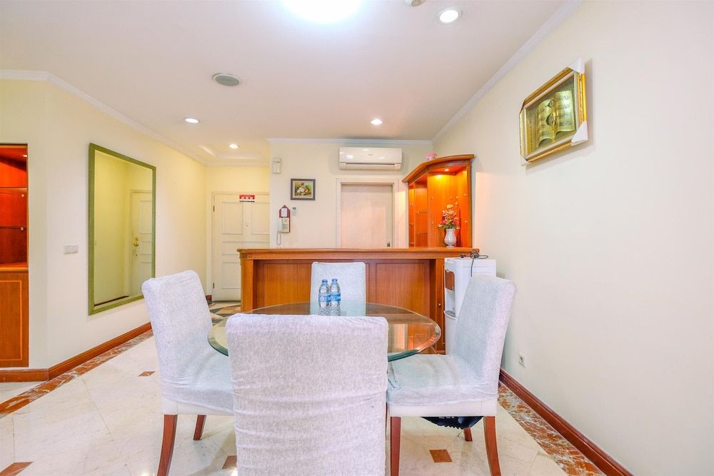 undefined Spacious And Comfort 2Br With Maid Room At Permata Gandaria Apartment 6