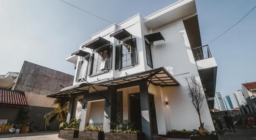 undefined RedDoorz Plus near Mall Slipi Jaya 5