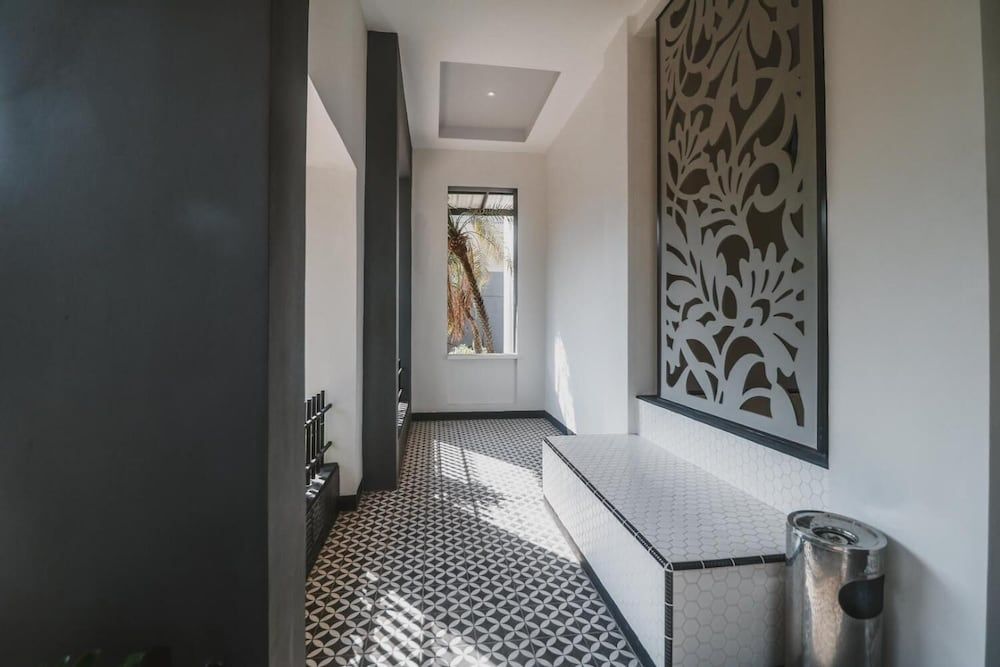 undefined RedDoorz Plus near Mall Slipi Jaya 10