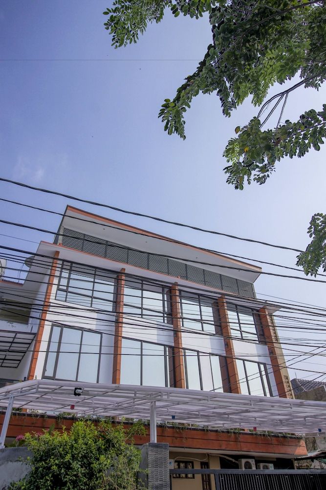 undefined Reddoorz Plus @ Mampang Prapatan 4