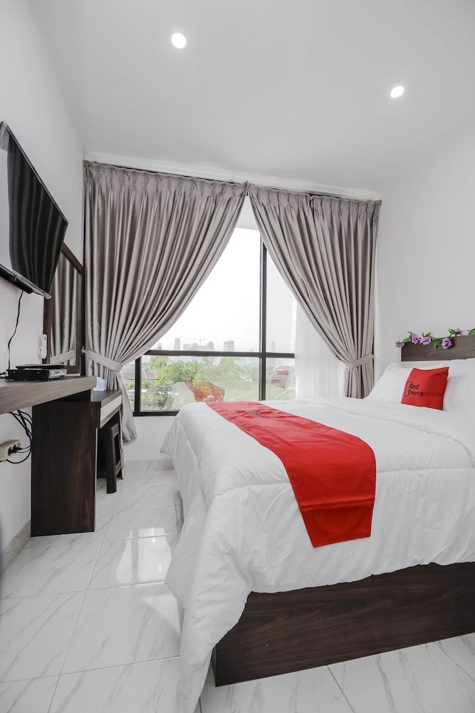 undefined Reddoorz Plus @ Mampang Prapatan 8