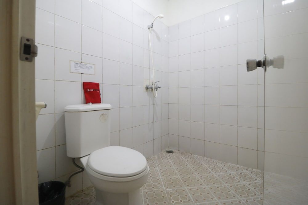 undefined RedDoorz @ Jalan Gatot Subroto Jakarta 5