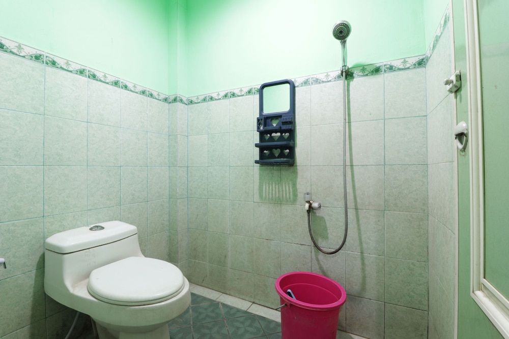 Wisma Aam Syariah Standard Twin Room 5