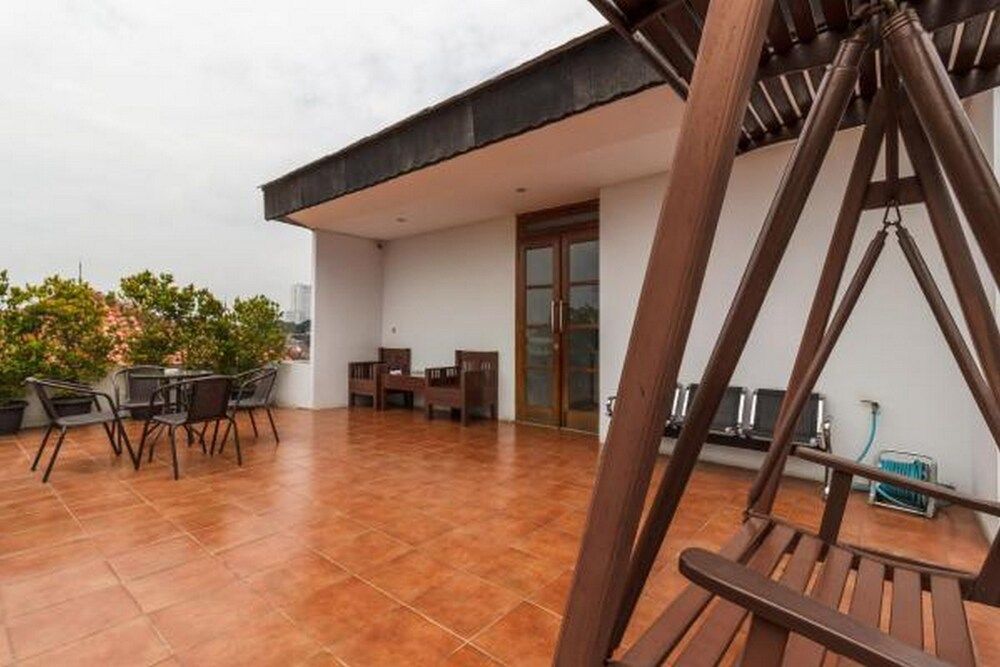 undefined RedDoorz Plus near Sudirman Station 2