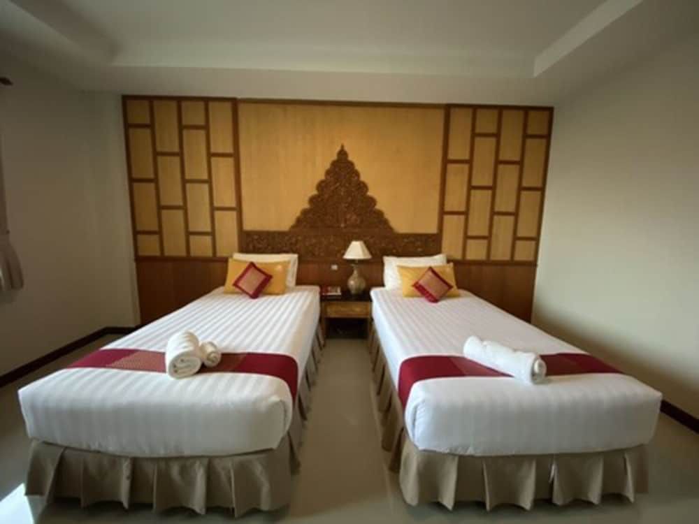 100 Islands Resort & Spa