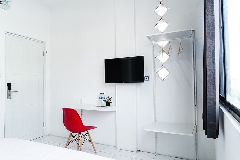 RedDoorz near Seasons City Mall Double Room 8