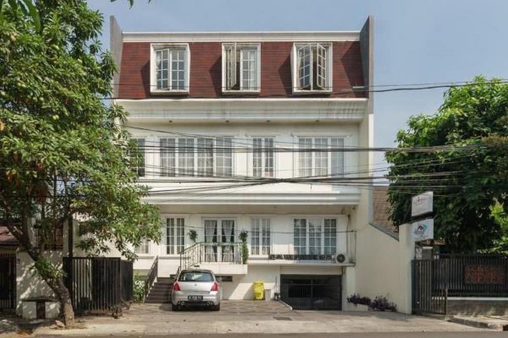 undefined RedDoorz Syariah Plus near Pancoran 2 3