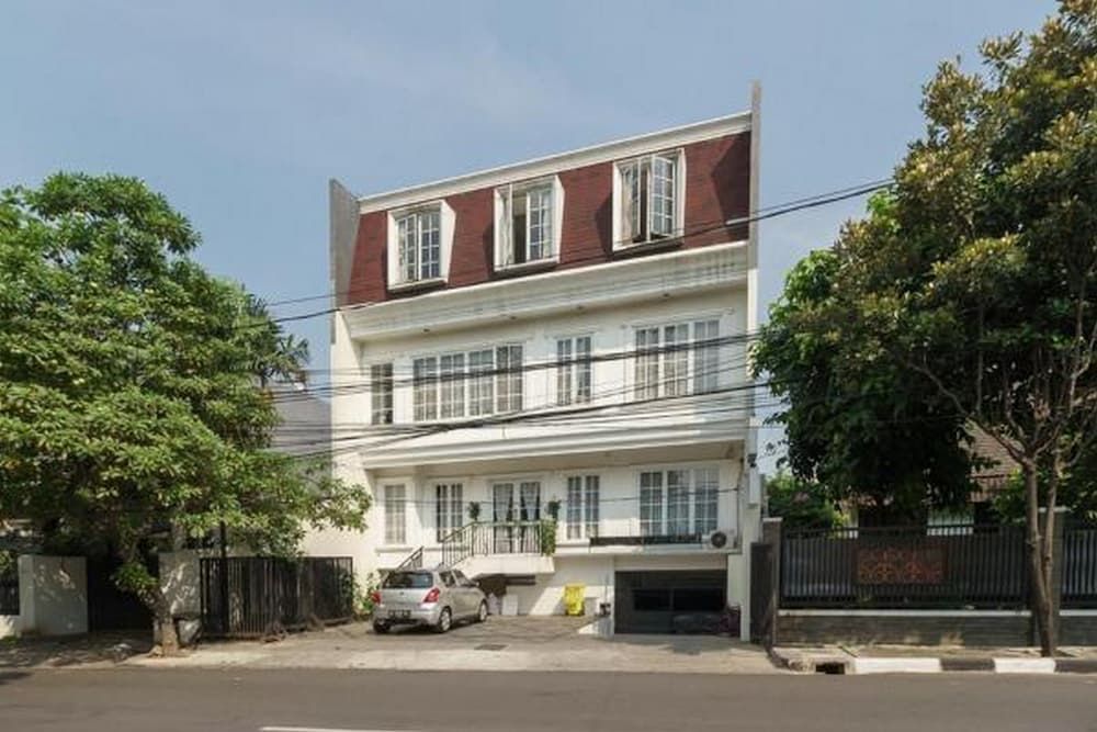 undefined RedDoorz Syariah Plus near Pancoran 2 2