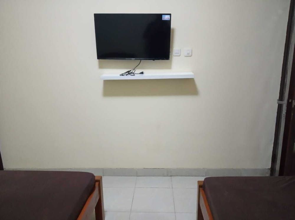 undefined Guest House 647 Tanjung Duren Utara 10